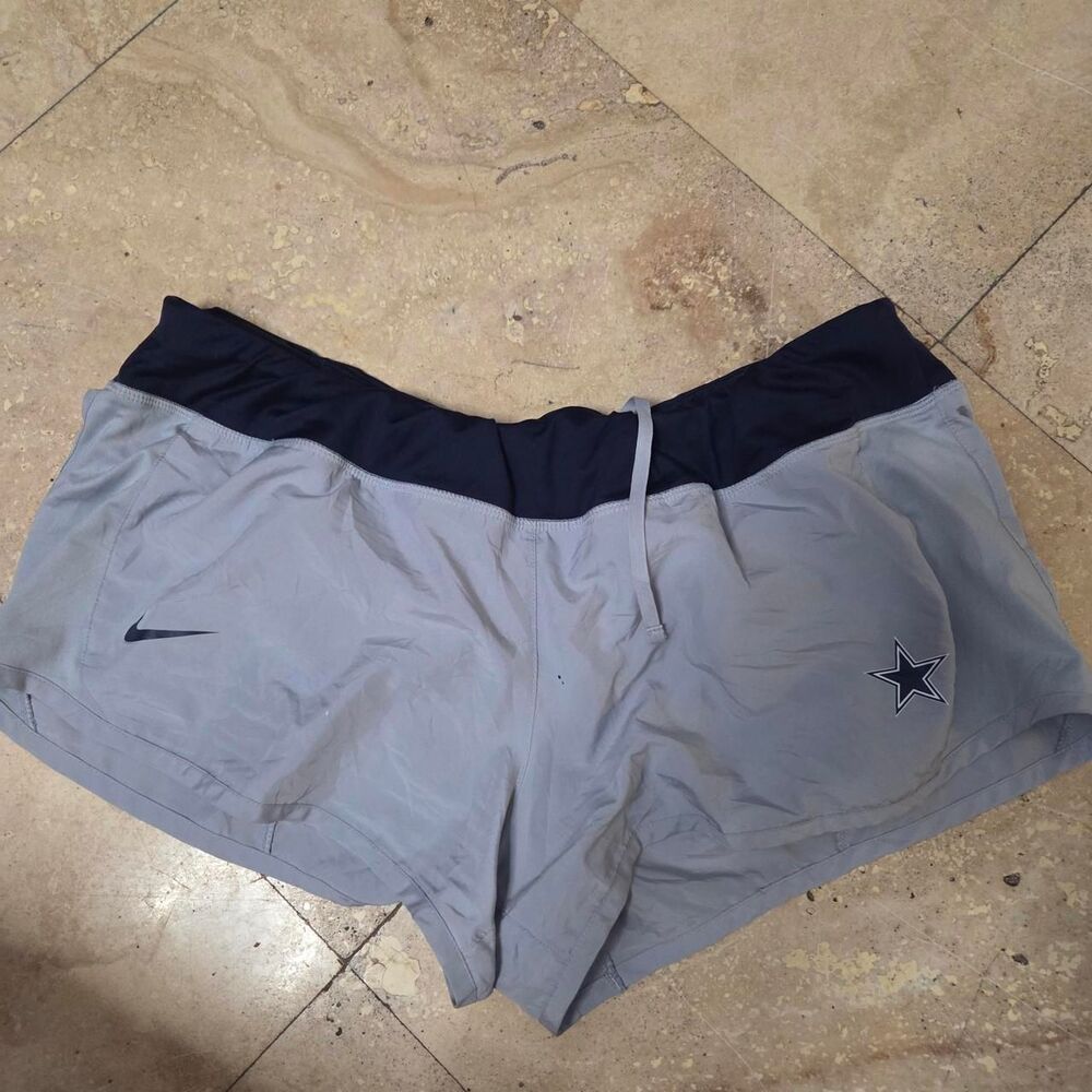 Nike Men's Grey Shorts